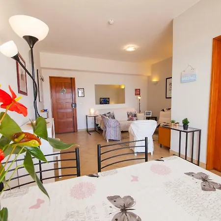 Magnolia Sea View Apartmán