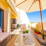 Magnolia Sea View Apartment *
