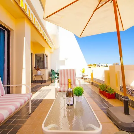 A08 - Magnolia Sea View Apartment *