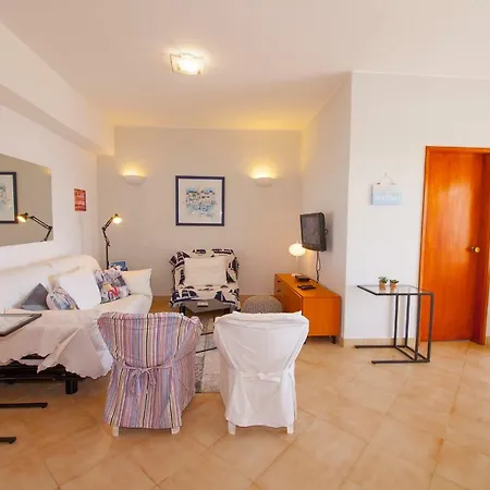 A08 - Magnolia Sea View Apartment Lagos